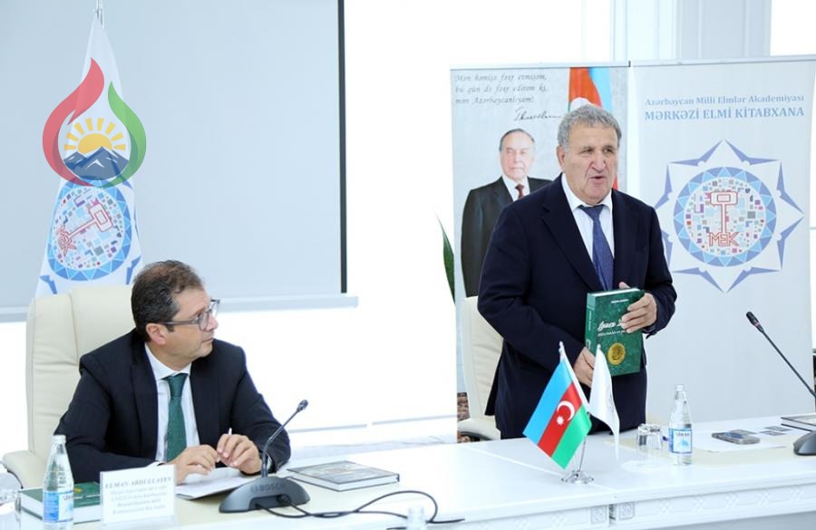 AMEA-da Azərbaycanın UNESCO irsi və Gəncə xanlığının numizmatik tarixinə həsr olunan kitablar təqdim edilib
