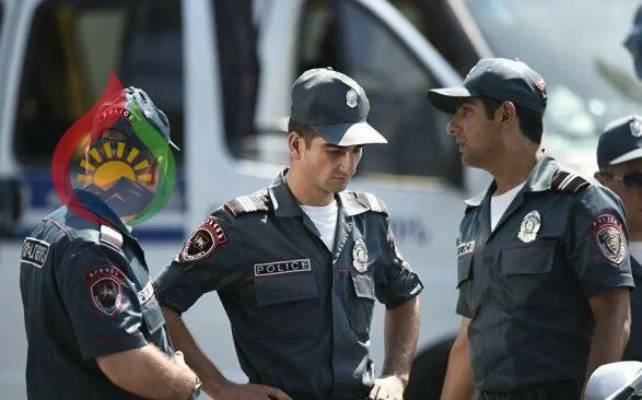 Ermənistanda qayda pozan sürücüyə müdaxilə edən iki polis güllələnib